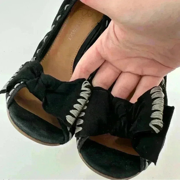 B Makowsky womens heels size 8.5 black suede tan - Picture 10 of 12